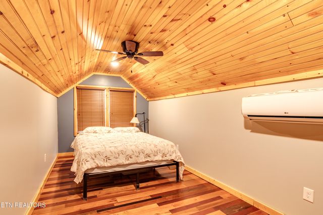 157 Helms Ferry Rd, Sharps Chapel, TN 37866