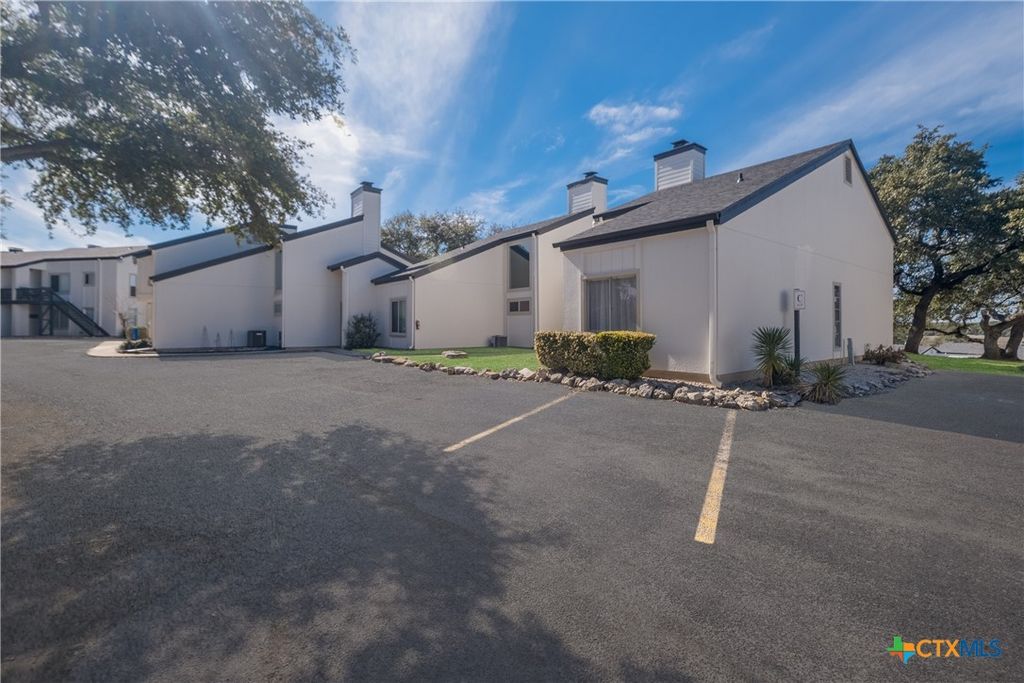 1135 Parkview Drive C16, Canyon Lake, TX 78133