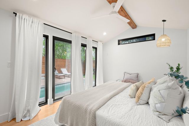 207 El Paso ST, Austin, TX 78704