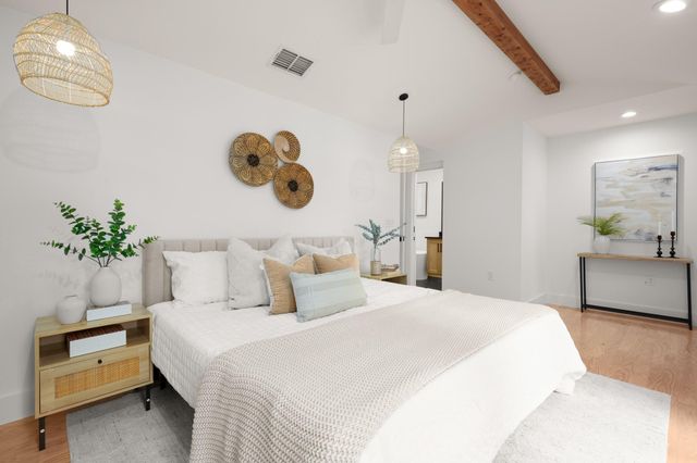 207 El Paso ST, Austin, TX 78704