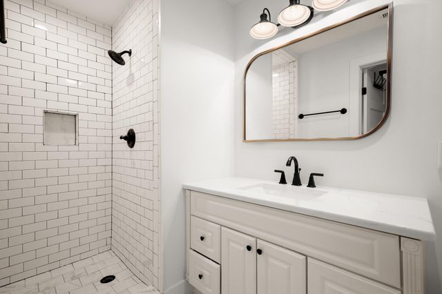 207 El Paso ST, Austin, TX 78704