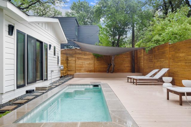 207 El Paso ST, Austin, TX 78704