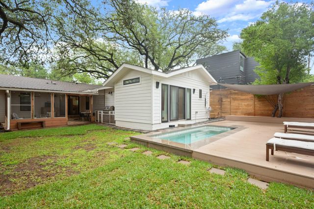 207 El Paso ST, Austin, TX 78704