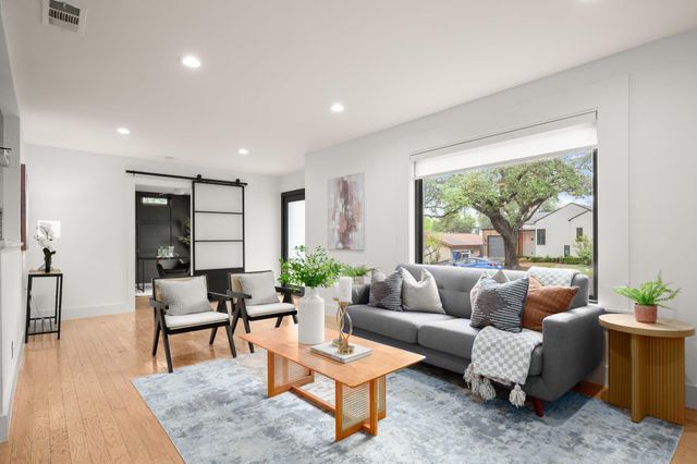 207 El Paso ST, Austin, TX 78704