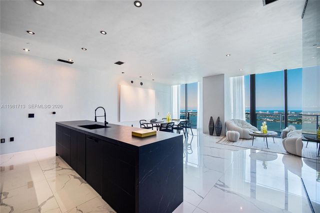 650 NE 32nd Street UPH5302, Miami, FL 33137