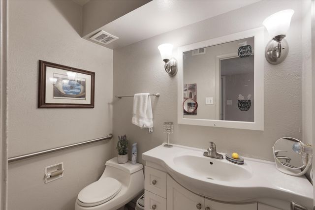 1209 Bernalillo Place SE, Albuquerque, NM 87123