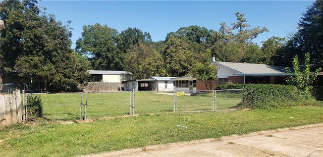 2221 ROBIN Road, Alexandria, LA 71301