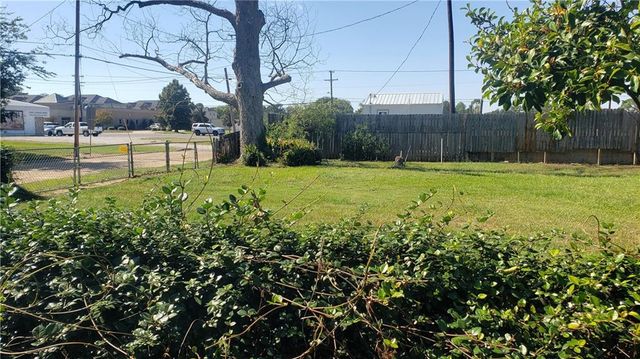 2221 ROBIN Road, Alexandria, LA 71301