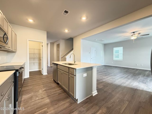 1098 Hanson Drive, Leland, NC 28451