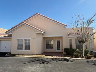 1023 DAVID WALKER DRIVE B6, Tavares, FL 32778