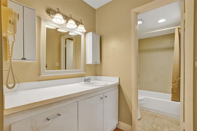 200 178th Drive 309, Sunny Isles Beach, FL 33160