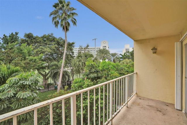 200 178th Drive 309, Sunny Isles Beach, FL 33160