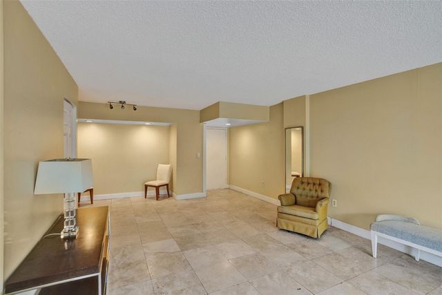 200 178th Drive 309, Sunny Isles Beach, FL 33160