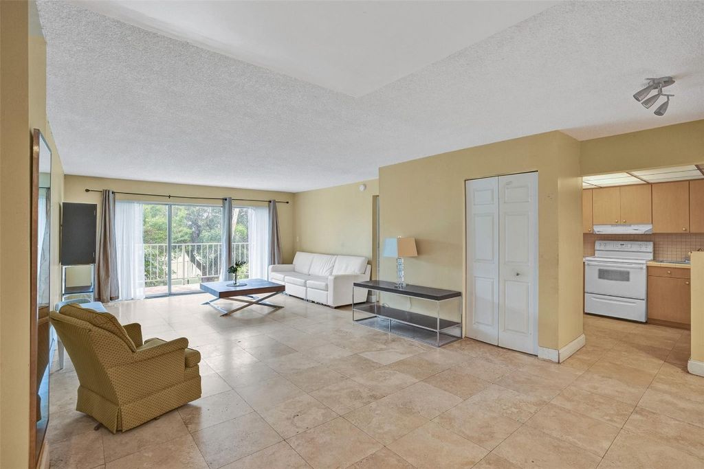 200 178th Drive 309, Sunny Isles Beach, FL 33160