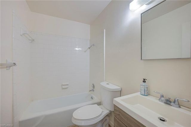 63 Tangelo CT, Lehigh Acres, FL 33936