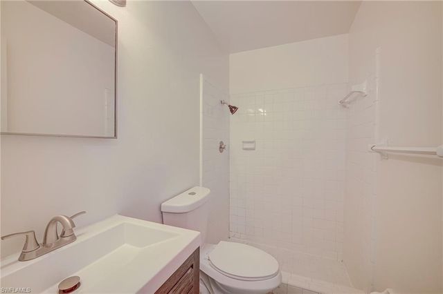 63 Tangelo CT, Lehigh Acres, FL 33936