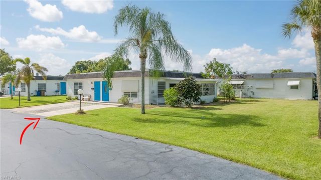 63 Tangelo CT, Lehigh Acres, FL 33936