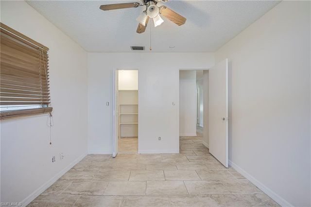 63 Tangelo CT, Lehigh Acres, FL 33936
