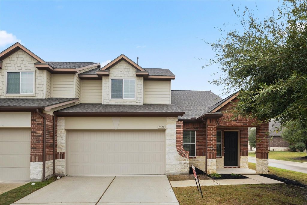 9723 Cira Court, Houston, TX 77044