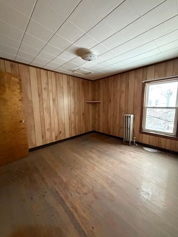 6 Glover Ct, Boston, MA 02127