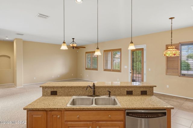15044 N Rugged Lark Drive, Tucson, AZ 85739