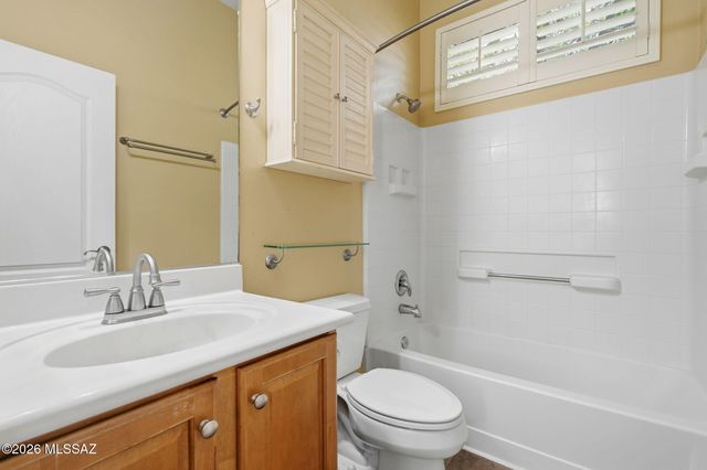 15044 N Rugged Lark Drive, Tucson, AZ 85739