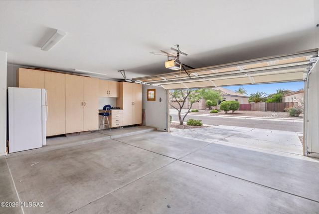 15044 N Rugged Lark Drive, Tucson, AZ 85739