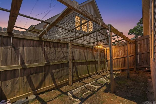 3380 Garden Club Dr, Bryant, AR 72022