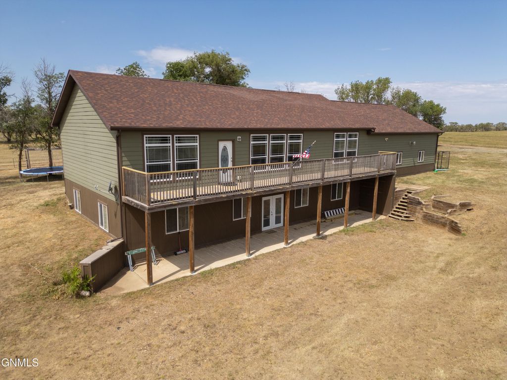 425 124th Avenue NW, Grassy Butte, ND 58634 photo 2
