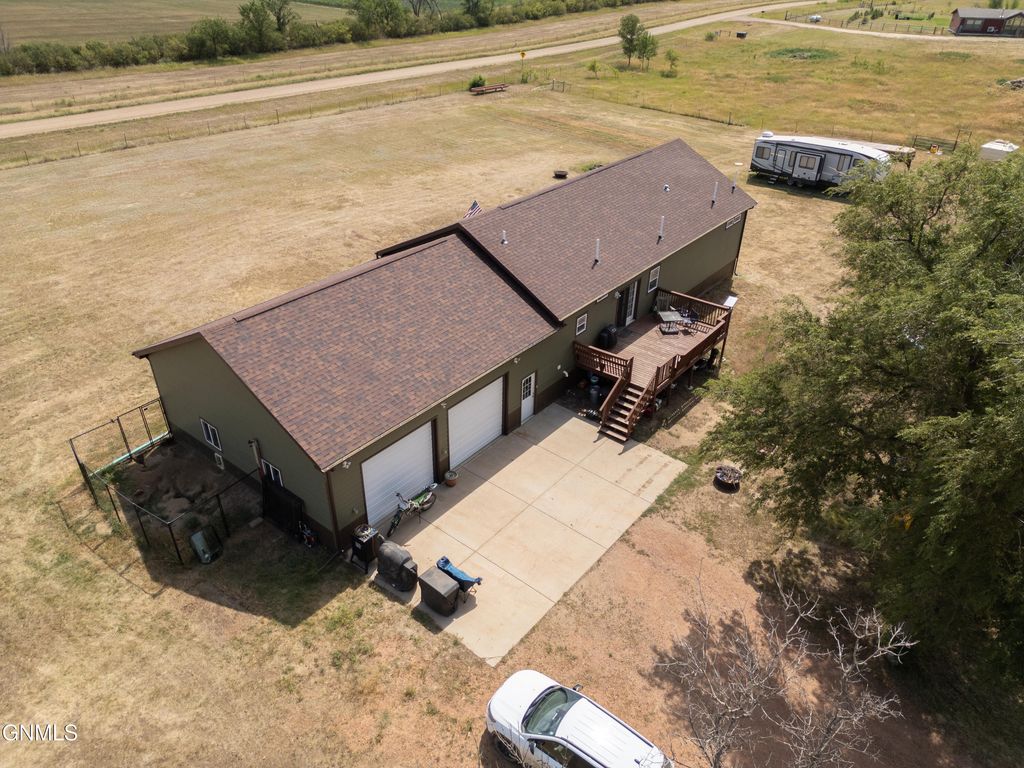 425 124th Avenue NW, Grassy Butte, ND 58634 photo 5