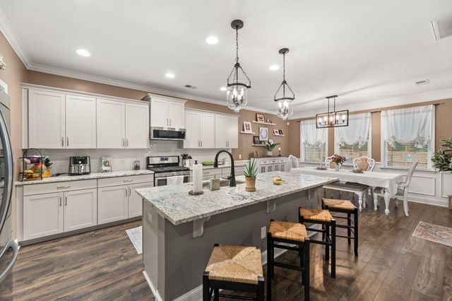 427 Whispering Breeze Lane, Summerville, SC 29486