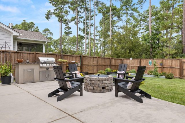 427 Whispering Breeze Lane, Summerville, SC 29486