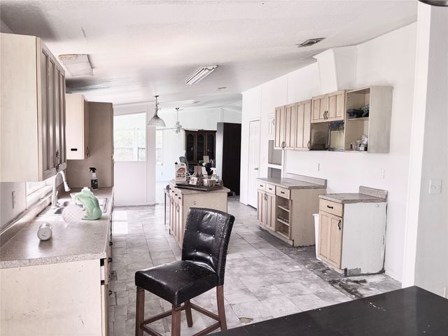 2021 S Weatherford Road, Midlothian, TX 76065