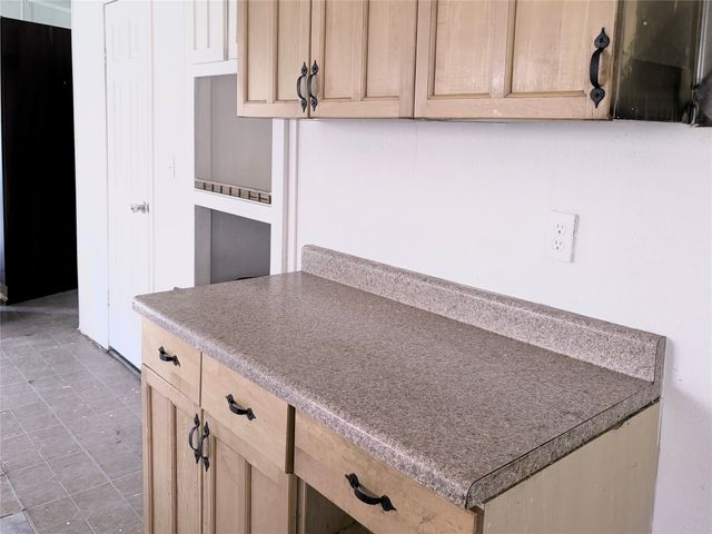 2021 S Weatherford Road, Midlothian, TX 76065