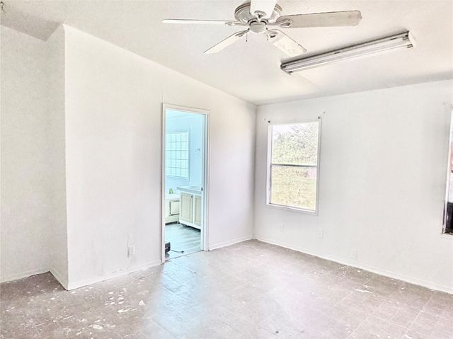 2021 S Weatherford Road, Midlothian, TX 76065