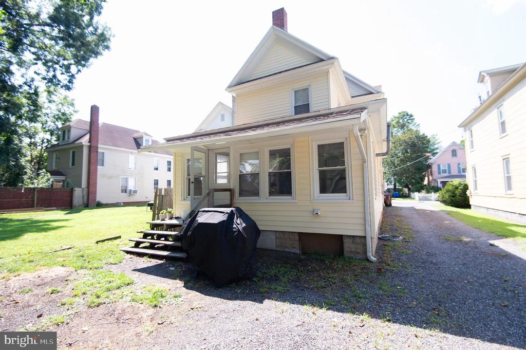 112 WEST END AVE, Cambridge, MD 21613