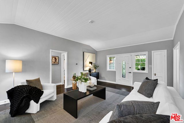 560 N CROFT Avenue, West Hollywood, CA 90048