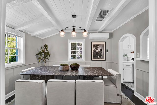 560 N CROFT Avenue, West Hollywood, CA 90048