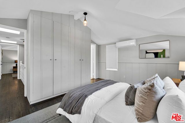 560 N CROFT Avenue, West Hollywood, CA 90048