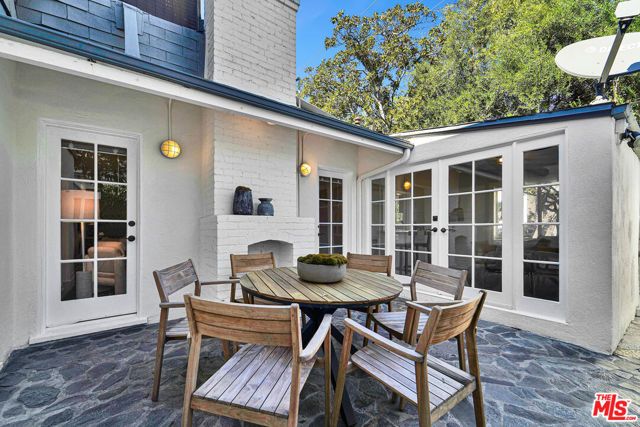 560 N CROFT Avenue, West Hollywood, CA 90048