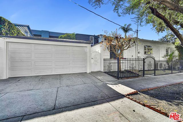 560 N CROFT Avenue, West Hollywood, CA 90048