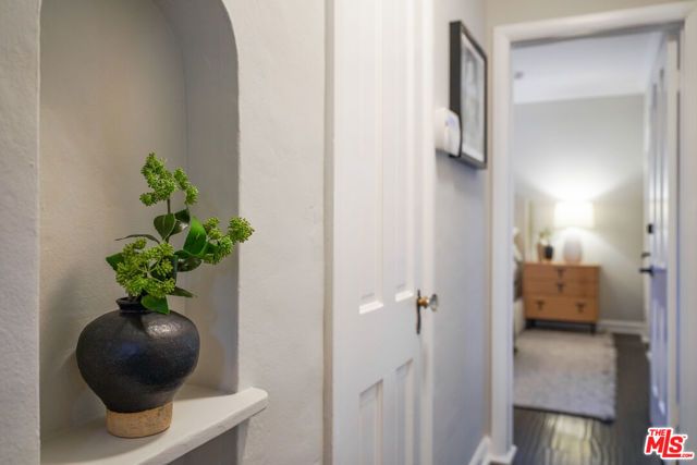 560 N CROFT Avenue, West Hollywood, CA 90048