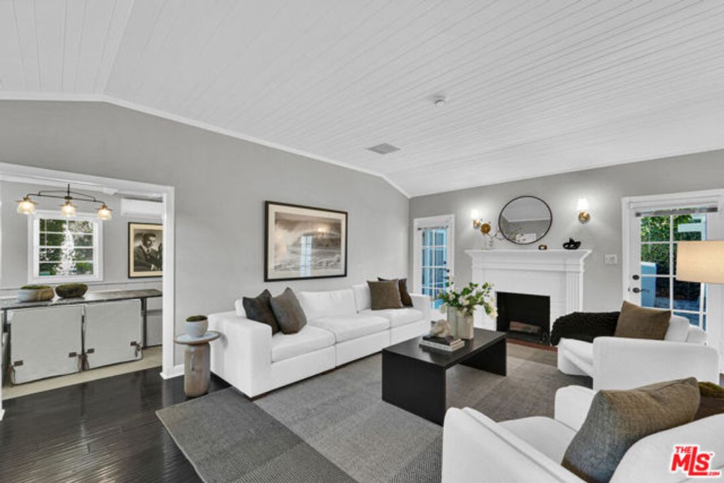 560 N CROFT Avenue, West Hollywood, CA 90048