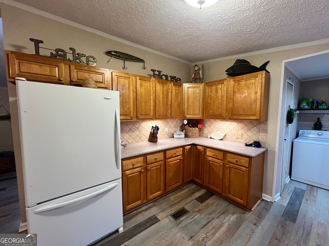 64 Bay Pt, Sparta, GA 31087