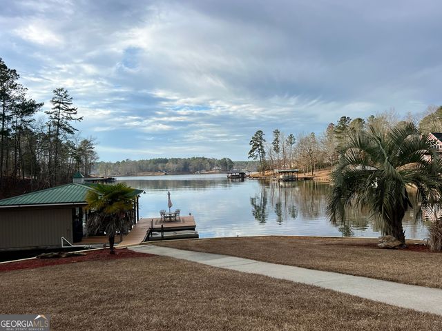 64 Bay Pt, Sparta, GA 31087