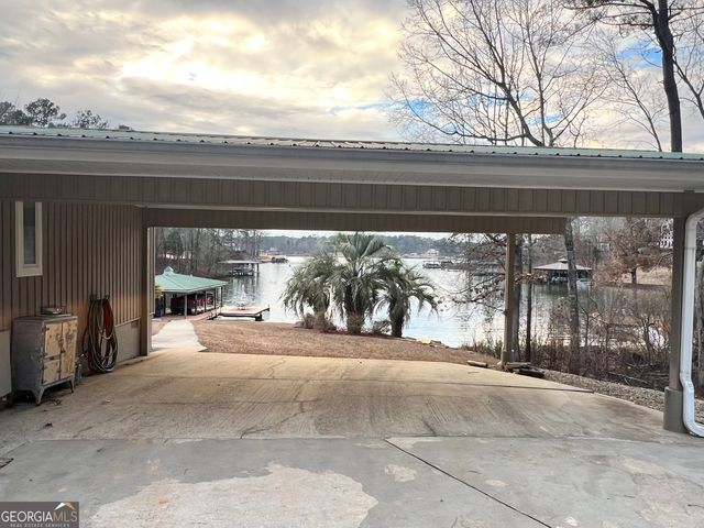 64 Bay Pt, Sparta, GA 31087