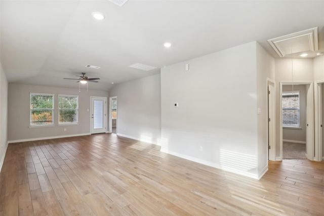 825 Sun Grove TRL, Georgetown, TX 78628