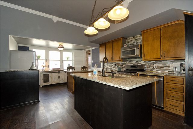 213 CLEMENTS, Gainesville, TX 76240