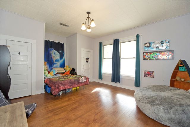 213 CLEMENTS, Gainesville, TX 76240