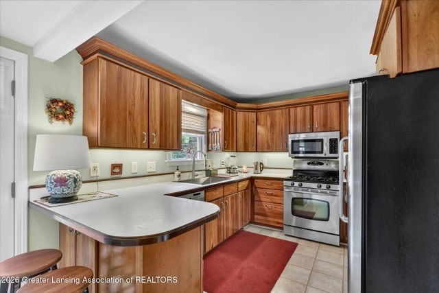 221 Kensington Road, East Lansing, MI 48823